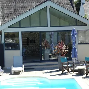  Hébergement de vacances Maison Piscine